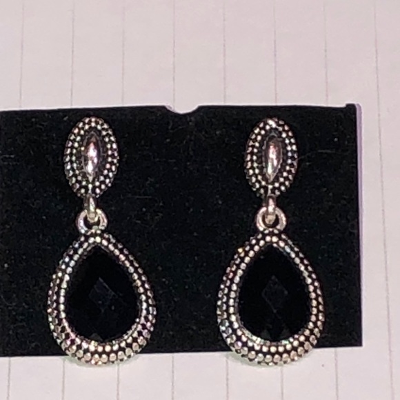 🆕Gorgeous black & silver earrings NWT - Picture 15 of 16